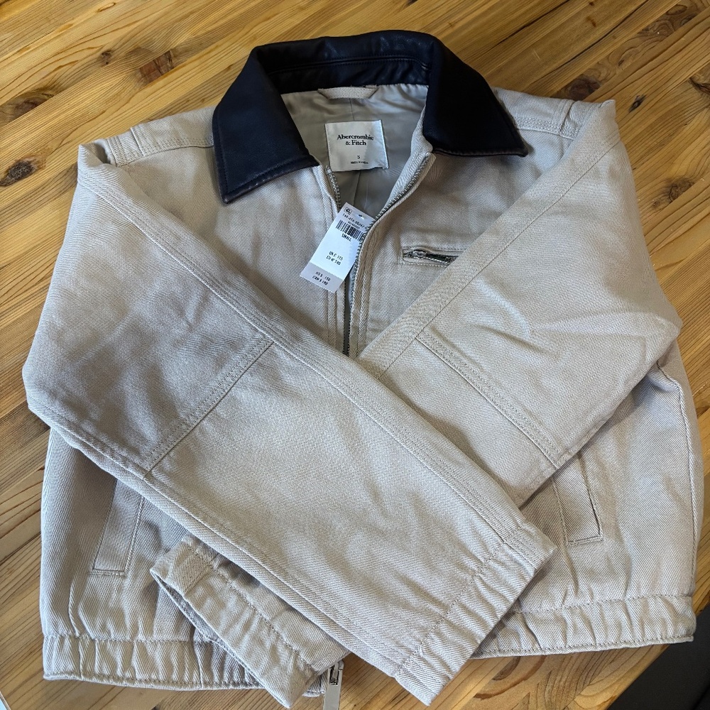 Abercrombie women’s cropped twill trucker jacket